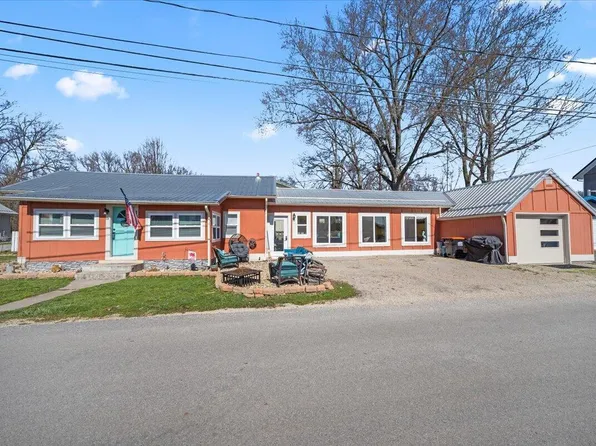 131 Cranberry Ln, Buckeye Lake, OH 43008