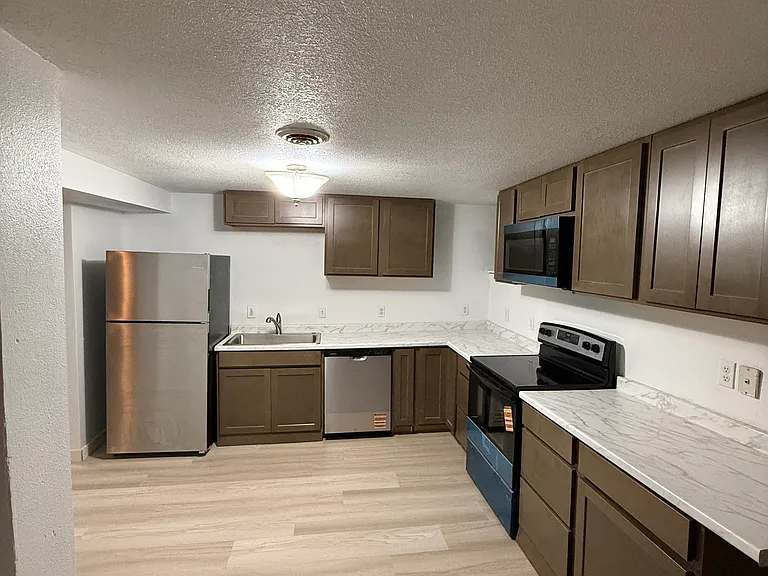726 5th Ave N #2 — Photo 6