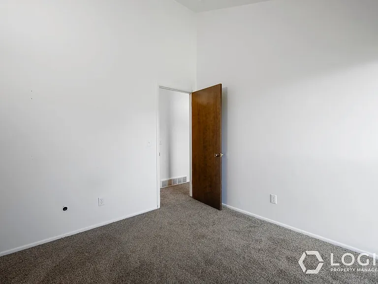 1815 E Woodside Dr #B — Photo 16