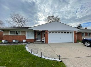 25109 Patricia Ave, Warren, MI 48091