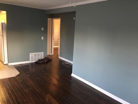 3rd image of 3211 Hagemann St