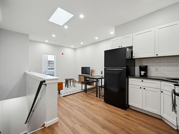 2nd image of 1211 W Cambria St Floor 3