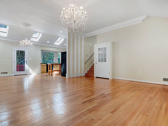 9242 E Parkhill Dr-2_04252023