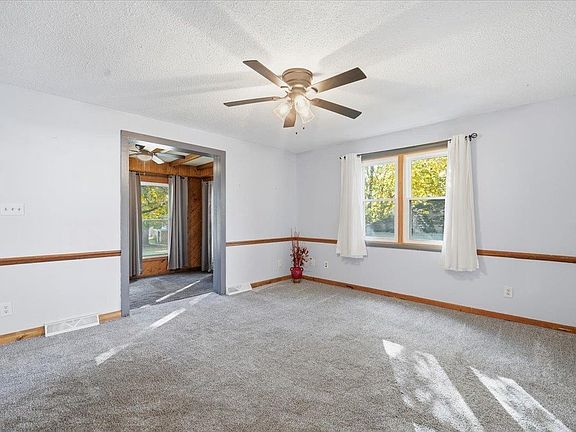 3rd image of 410 1st Ave NW