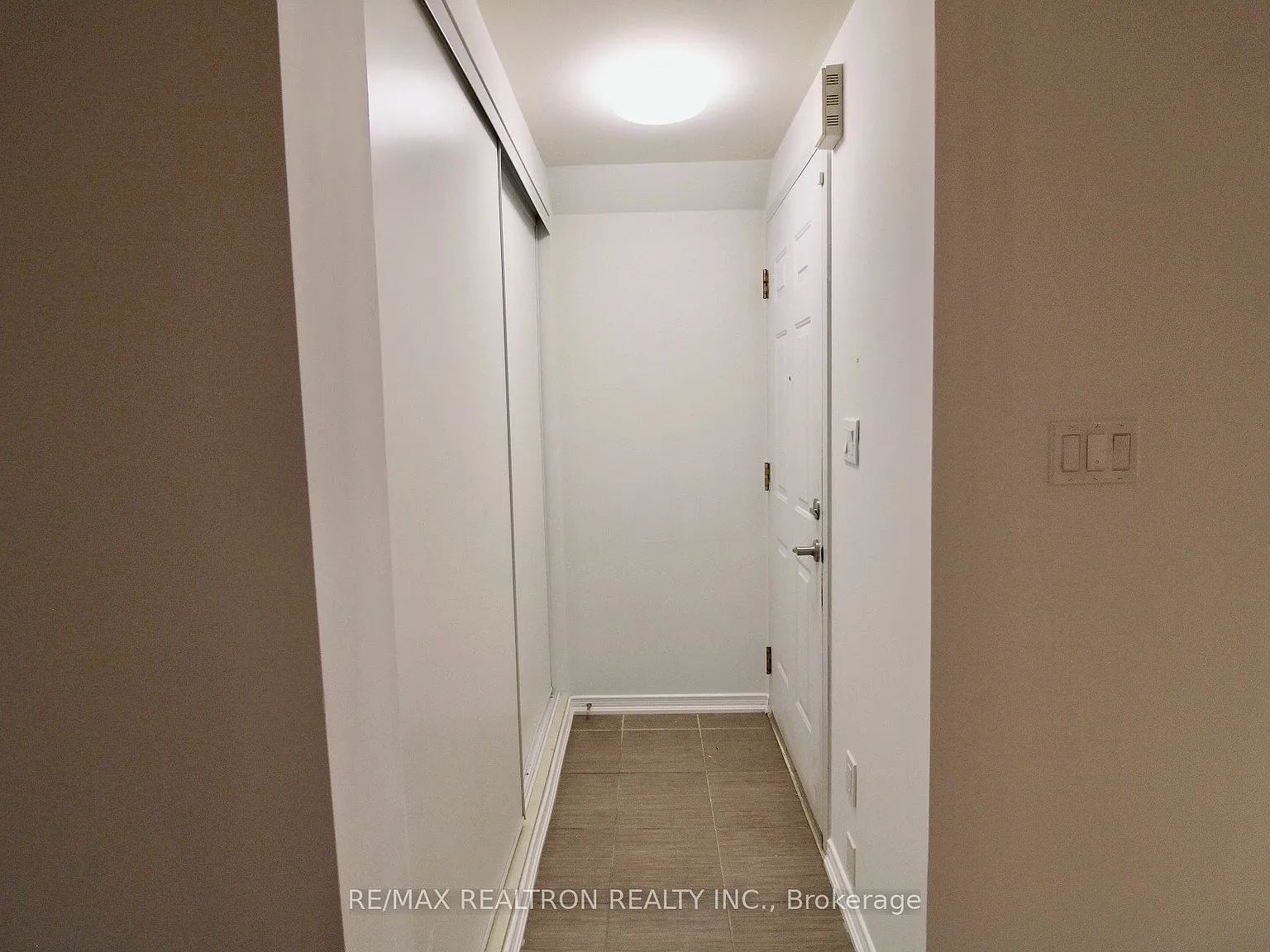 3 bed, $2,400 — Photo 4