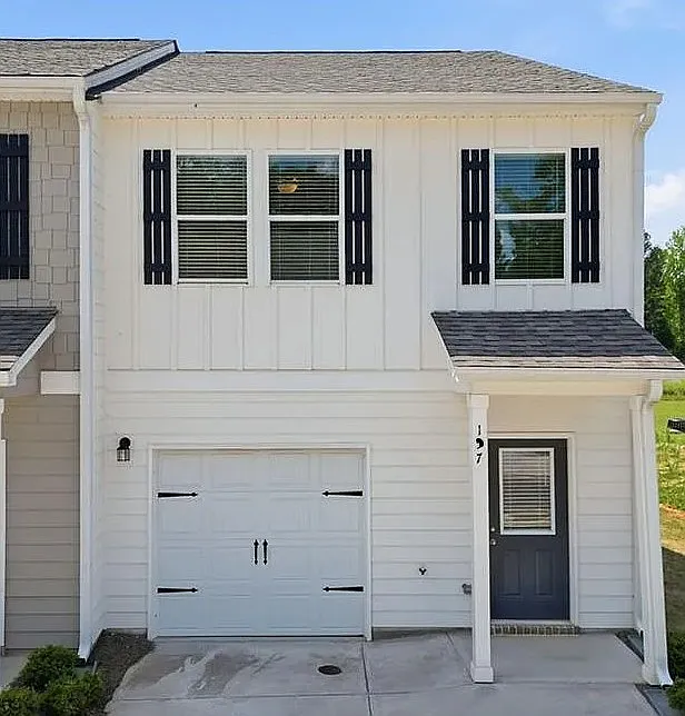 137 Village Green Dr