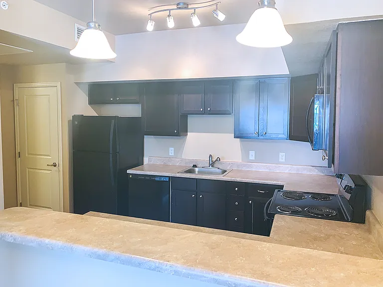 Lodgepole Creek Apartments — Photo 9