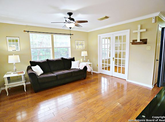 5th image of 453 Bear Creek Dr