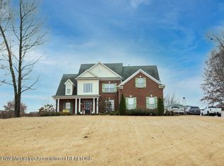 2239 Dickens Place Dr, Southaven, MS 38672