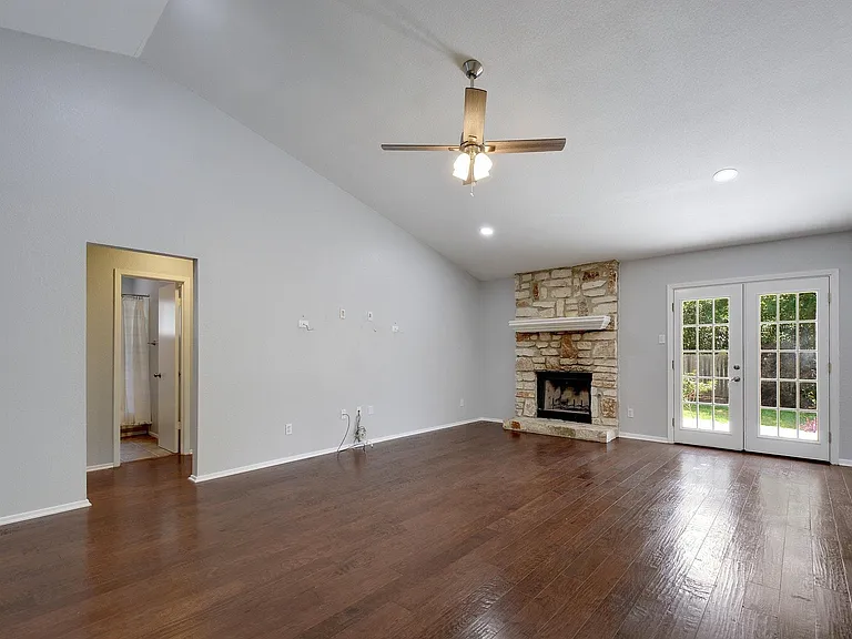 6307 Smith Oak Trl — Photo 7