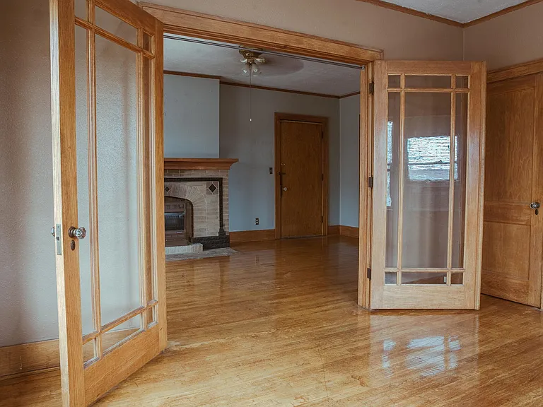 1318 N Robinson Ave — Photo 18
