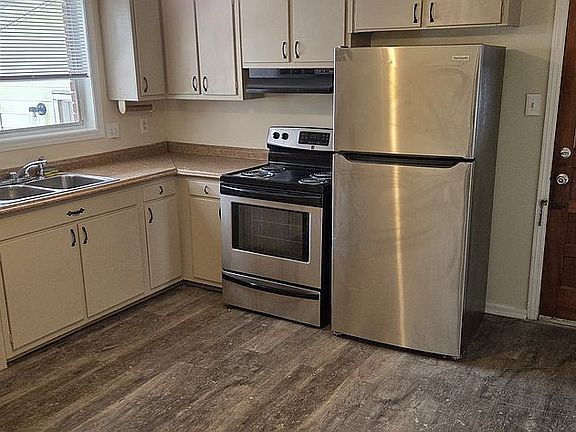 2nd image of 1697 Cardinal Rd