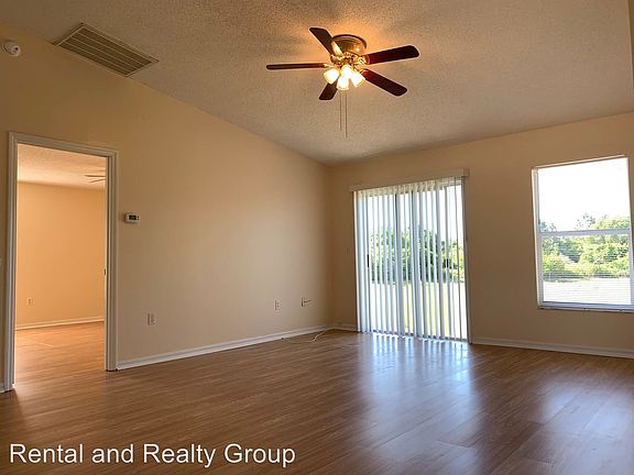 4th image of 1410 Hillsborough Way