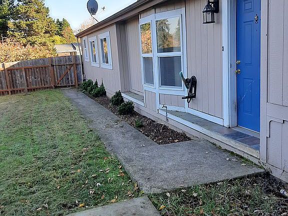 3rd image of 10412 NE 41st Ct