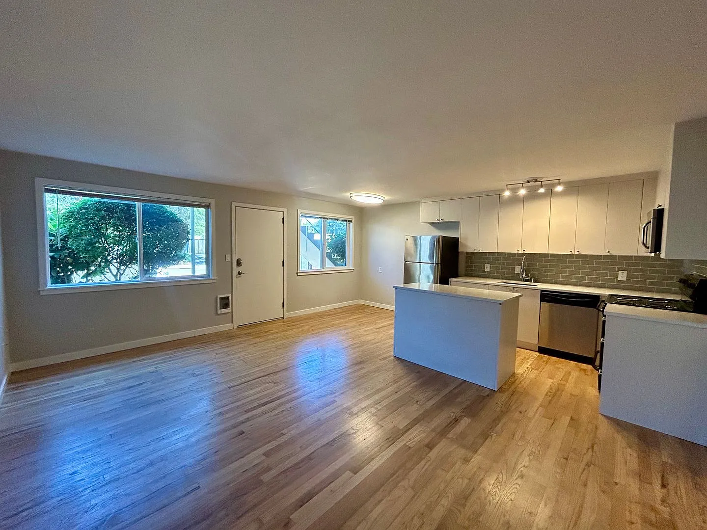 Ballard 12-Unit — Photo 4