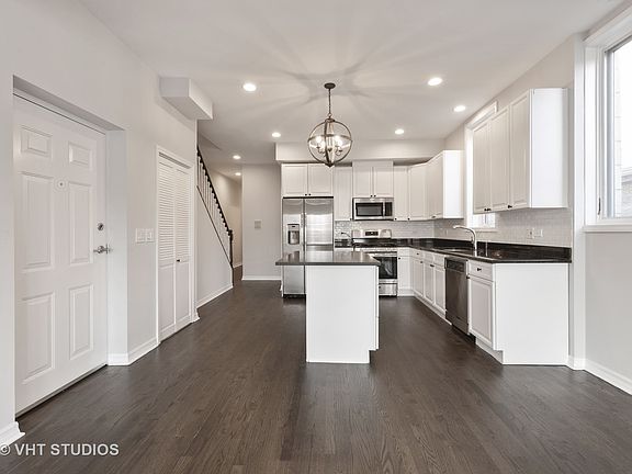 3rd image of 1504 N Bosworth Ave APT 3N