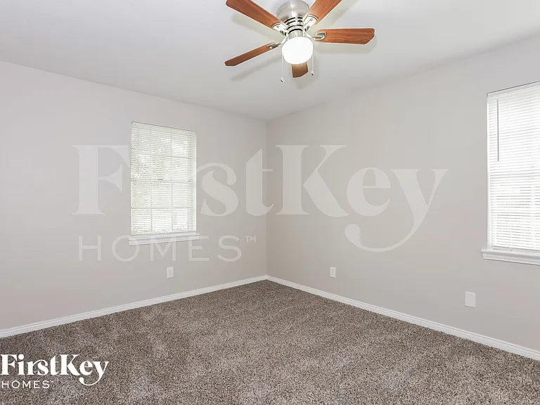 115 Brook Hollow Dr — Photo 14