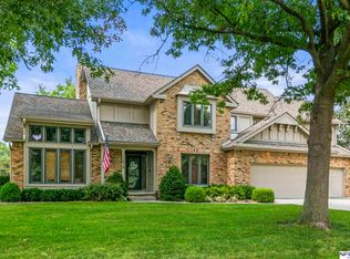 13616 Seward St, Omaha, NE 68154