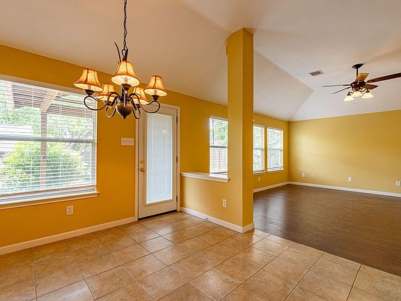 4th image of 2601 Tumbling River Dr