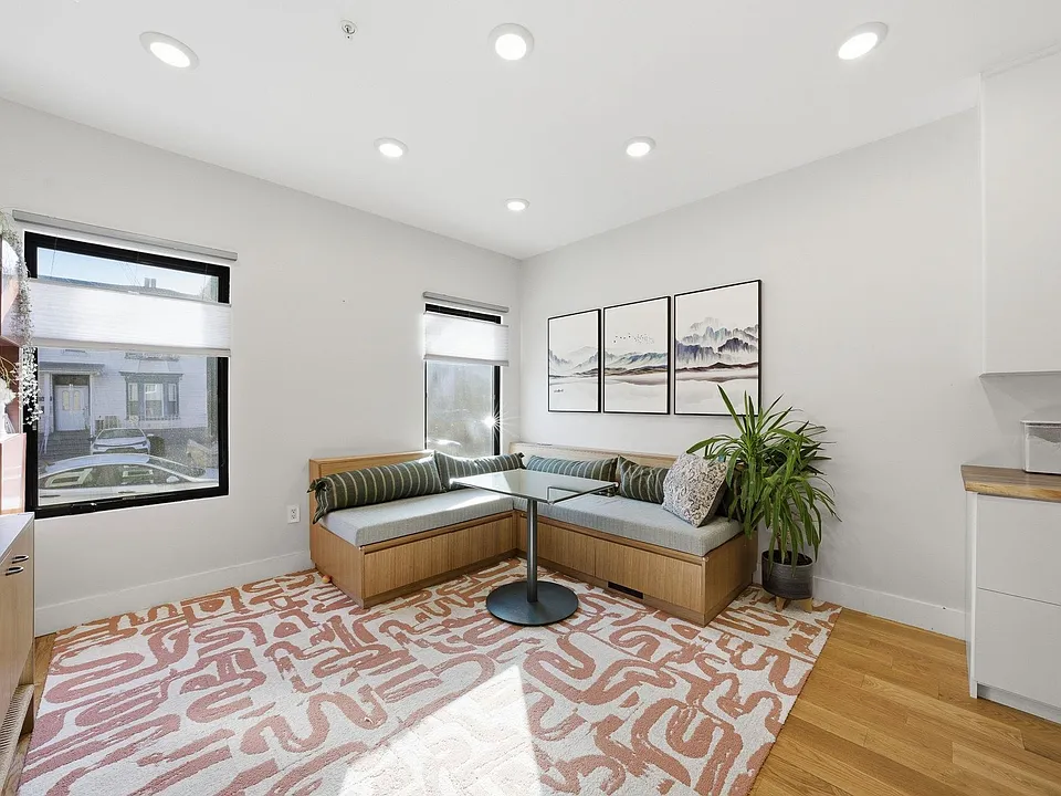 22 Lincoln St #1