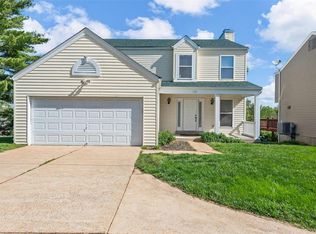 128 Cascade Circle Dr, Ballwin, MO 63021