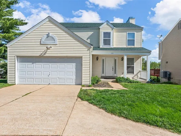 128 Cascade Circle Dr, Ballwin, MO 63021