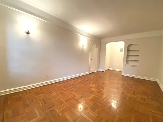 Rented by Mae Equities | media 4