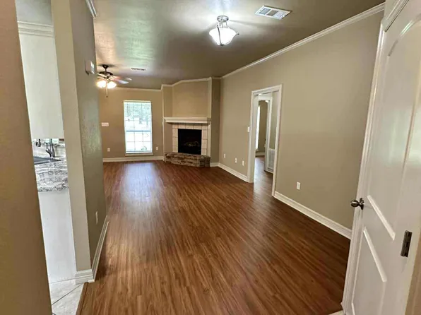 250 N Lakeside St, Vidor, TX 77662