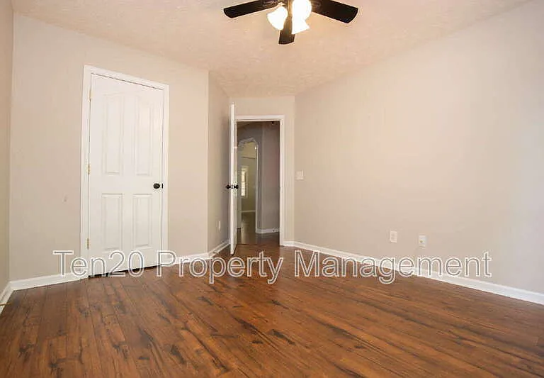 1018 Sugar Mill Dr — Photo 10
