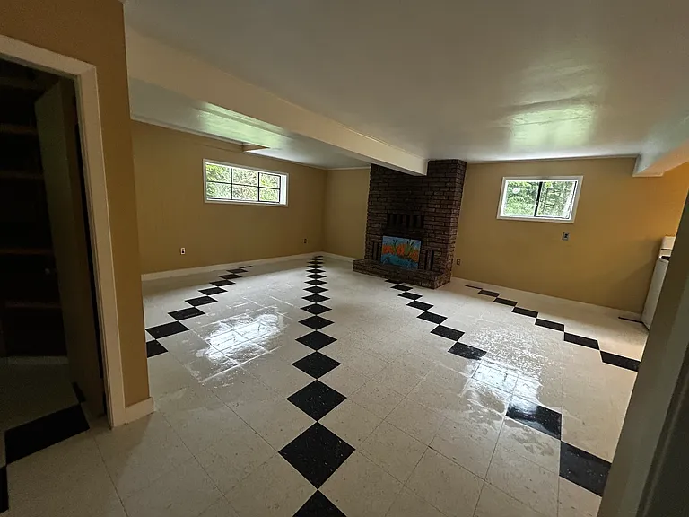 330 Sawmill Rd — Photo 15