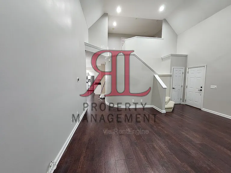 6716 Bethany Dr — Photo 6