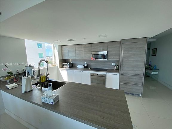 4th image of 400 Sunny Isles Blvd APT 1815