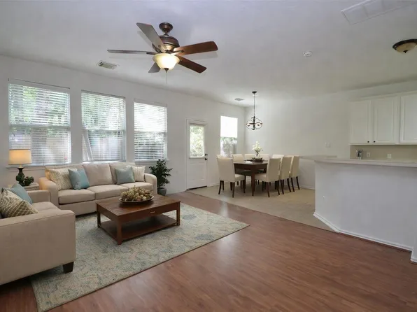 226 W Stedhill Loop, Conroe, TX 77384