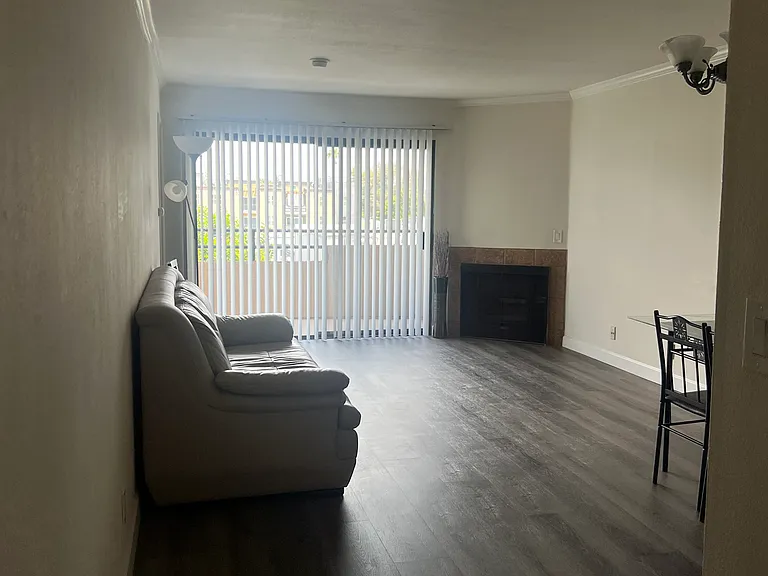 4717 Ben Ave Apartments — Photo 15