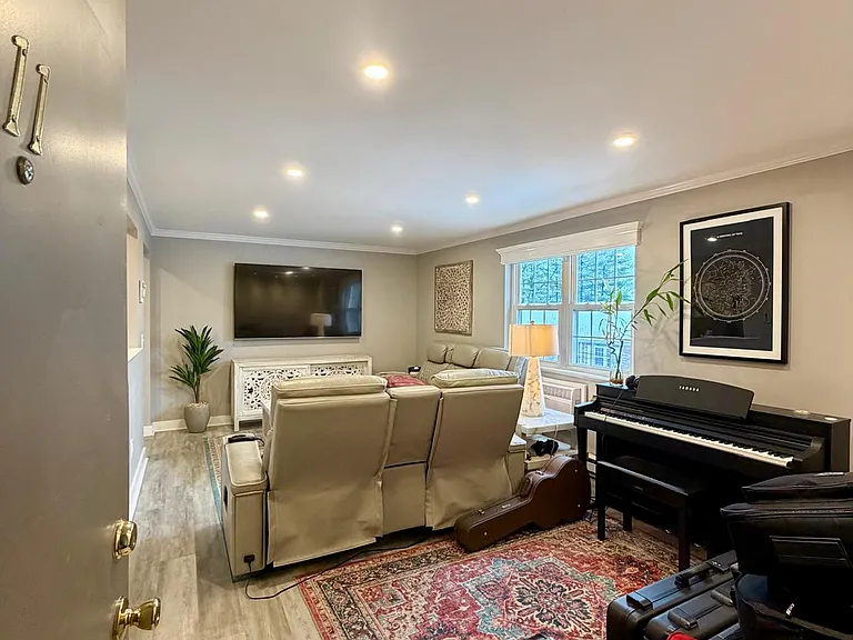 740 Central St #11 — Photo 6