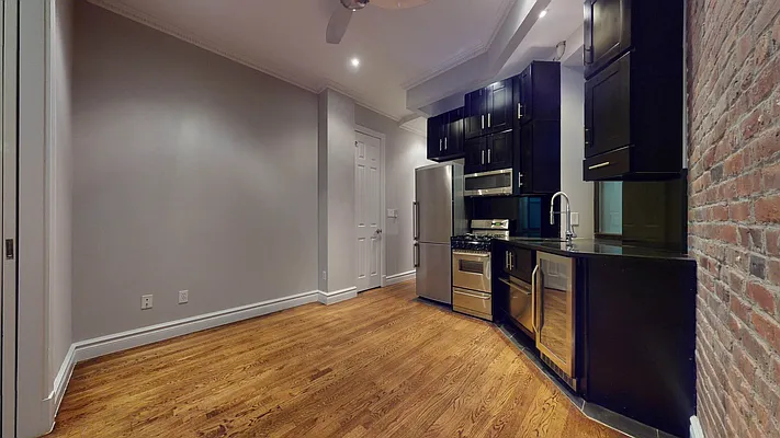 Rented by Bond New York | media 62