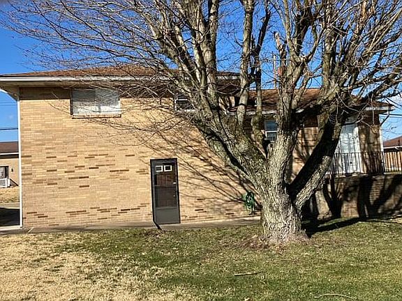 3rd image of 216 Benita Dr