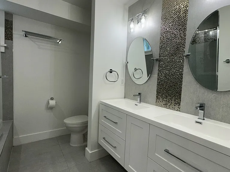 2nd Floor Bathroom