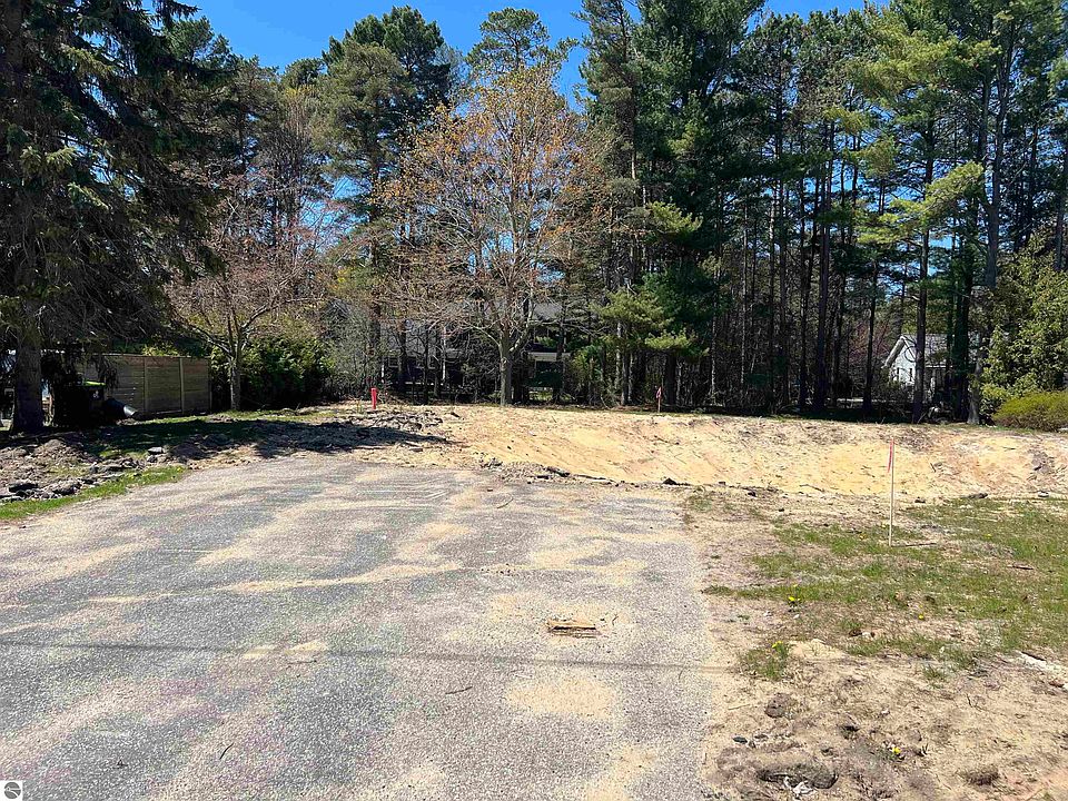 1st image of 500 S Grand Ave