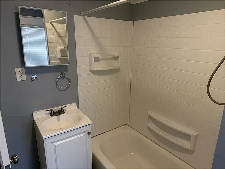 161 S Union St — Photo 12