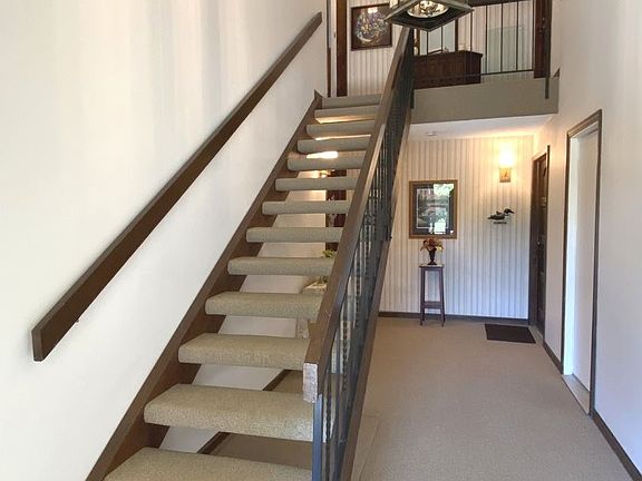 2nd image of 25 Brittany Ln #25