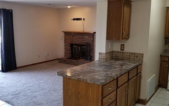5th image of 2007 Waterfront Dr N APT G