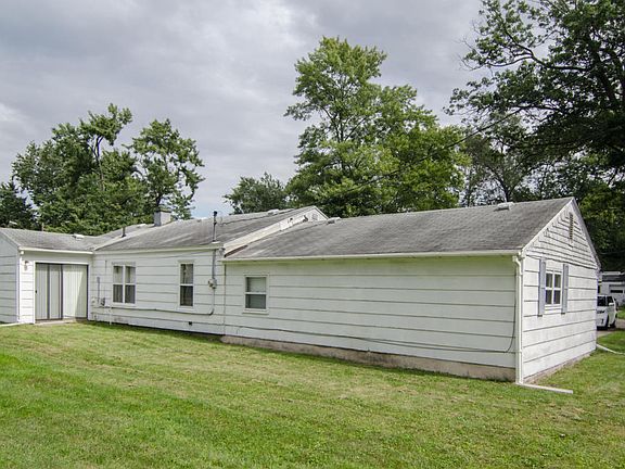 3rd image of 1834 Miller Dr