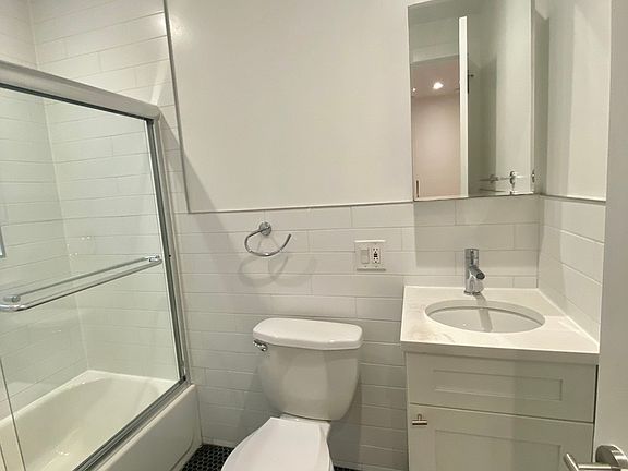 5th image of 304 10th St #9B