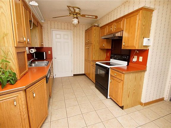 2nd image of 1256 Denise Dr