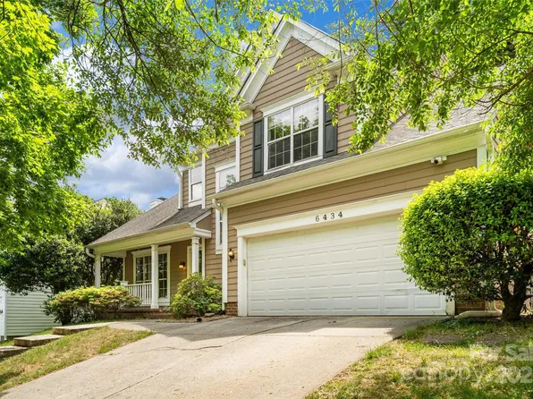 6434 Skyline Dr, Charlotte, NC 28269