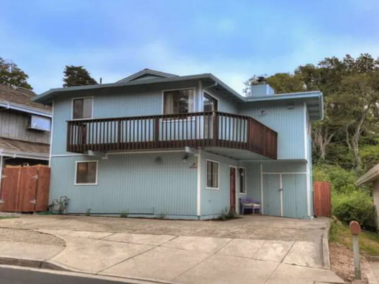 228 Treasure Island Dr — Photo 1