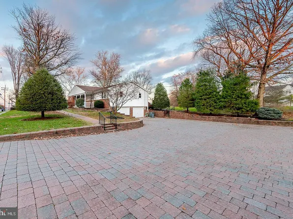 699 Grove Rd, Thorofare, NJ 08086