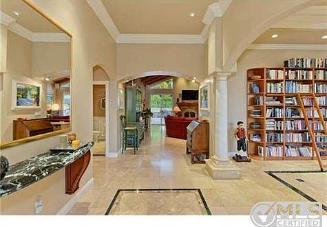 5th image of 3216 Fairview Dr