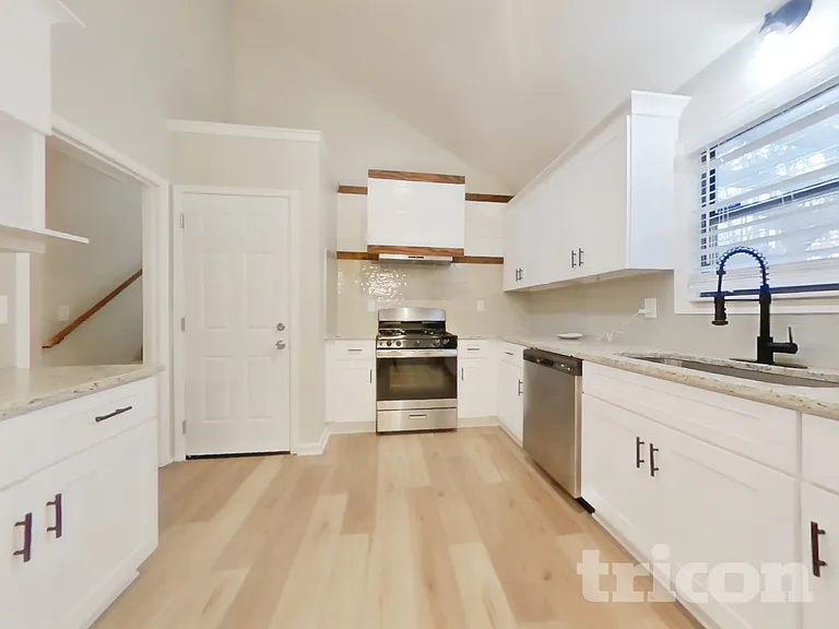 278 Shalloway Dr NE — Photo 6